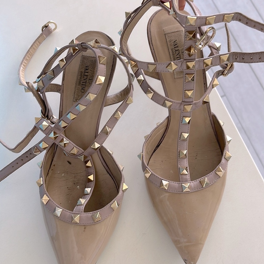 Valentino Rockstud nude shoes size 40 1/2